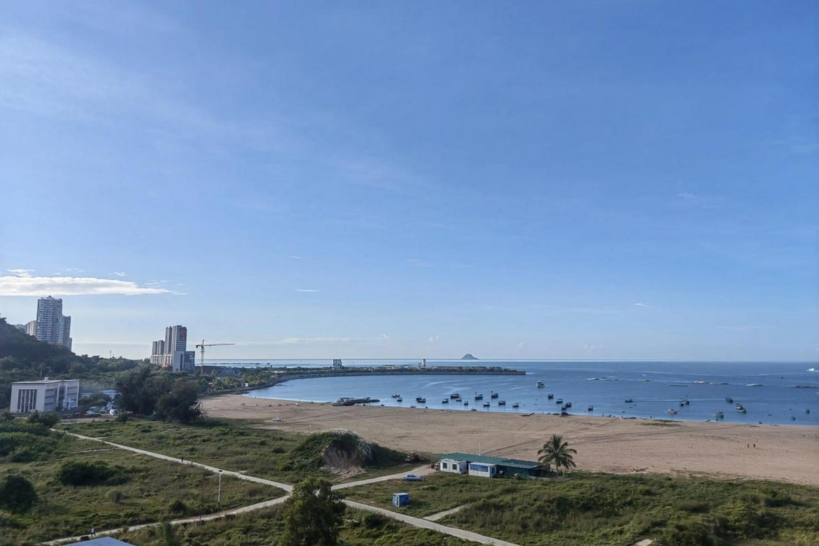 Longqi Bay